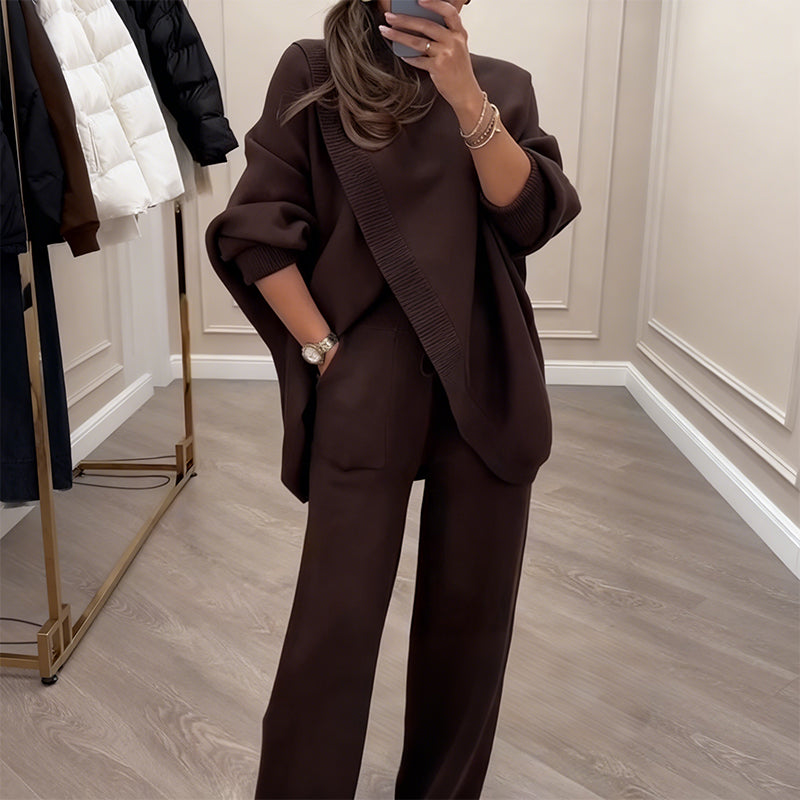 🔥 59% RABAT! NYT! Damesæt med 2 dele – Asymmetrisk sweater + bukser med vide ben. Afslappet pasform og blødt stof. Ultra behagelig 👚✨